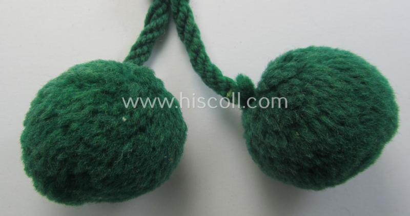 Superb - and never before seen and surely rarely found! - specific SA- (ie. 'Sturmabteilungen'-) related, darker-green-coloured- and/or pluche-based, honorary-insignia also known as: 'Die Bolle'