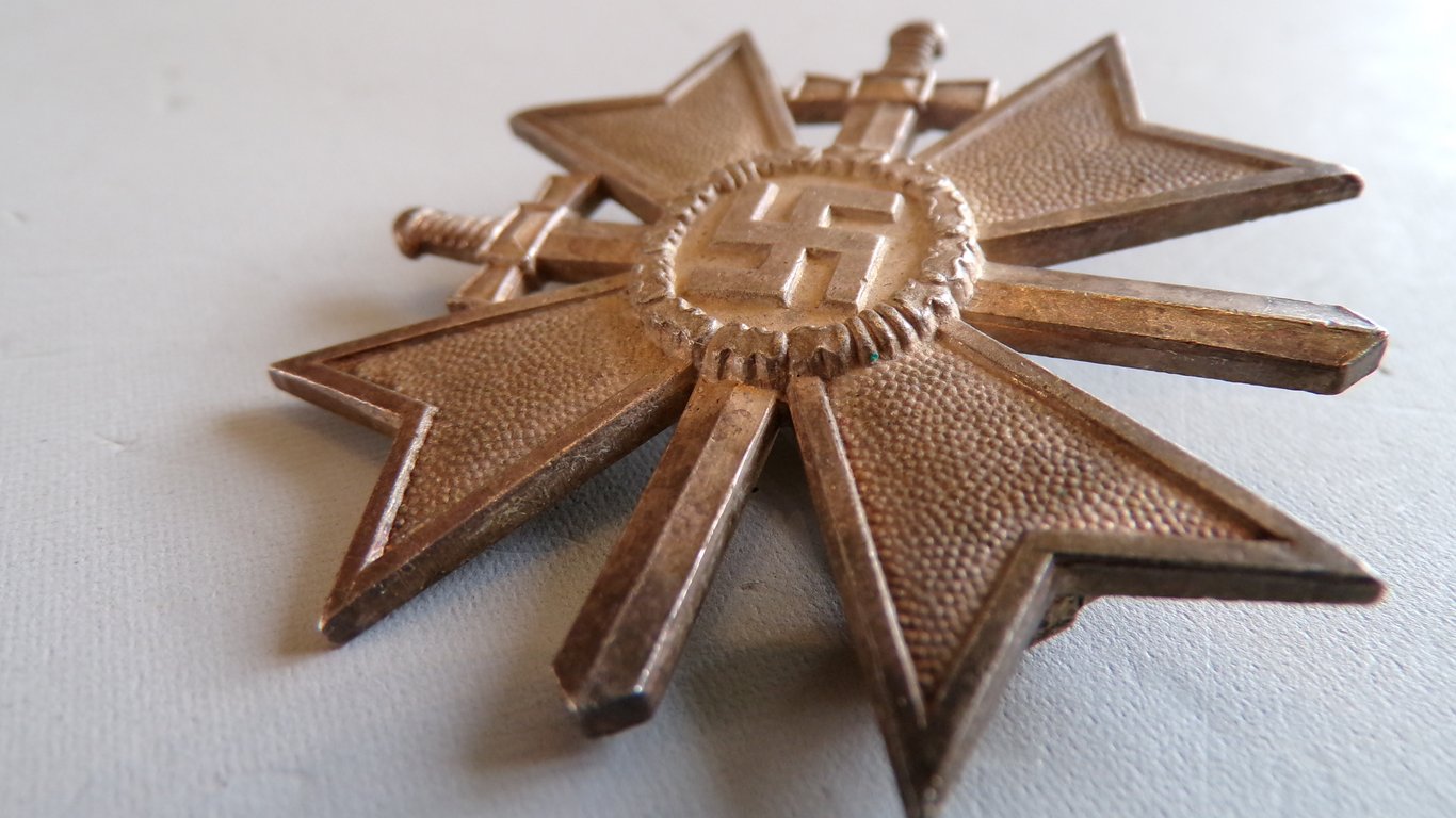 Kriegsverdienstkreuz mit schwerten 1. Klasse