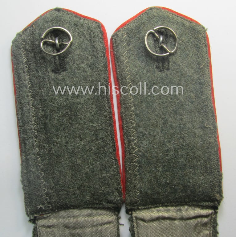 Pair of Eastern-volunteer- (ie. 'Ostvölker'-) related shoulderstraps as was intended for a volunteer serving within the 'Deutsche Wehrmacht' (ie. within the: 'Russian Liberation Army' or: 'POA' (Cyrilic for 'ROA')