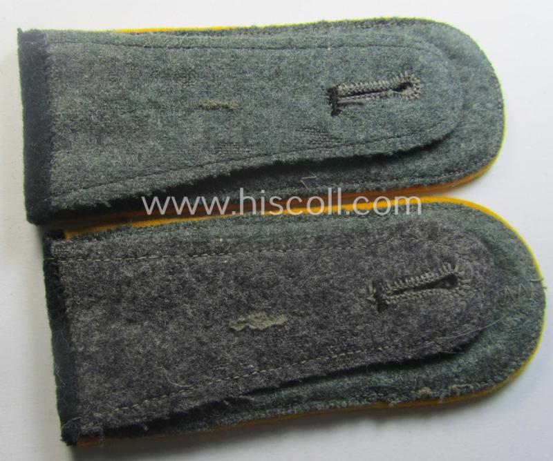 Pair of WH (Heeres) early-war-period- (ie. 'M36'- ie. 'M40'-pattern), EM-type shoulderstraps as was intended for a: 'Soldat eines Kavallerie- o. Reiter-Rgts.'