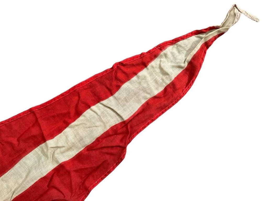 International Ships Signal Flag ' 4 ' ( Numeral pennant )