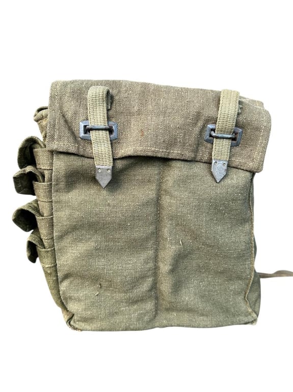 Late-war Pioneer Combat Assault Pouch Set
