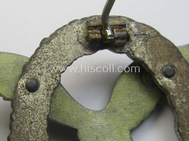 Later-war-period WH (Luftwaffe) 'Flugzeugführer-Abzeichen' (or: pilots'-badge) being a typical zinc- (ie. 'Feinzink'-) based and/or non-maker-marked example by the: 'Friedrich Linden'- (ie. 'FLL'-) company