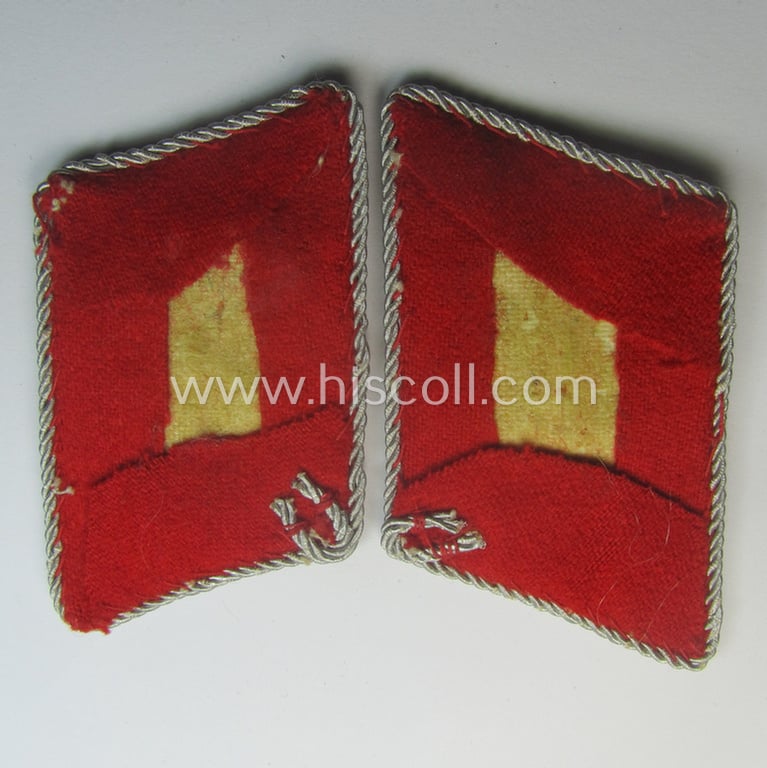 Pair of hand-embroidered, WH (Luftwaffe) officers'-type collar-patches: 'Leutnant der Flak-Artillerie-Trpn.'