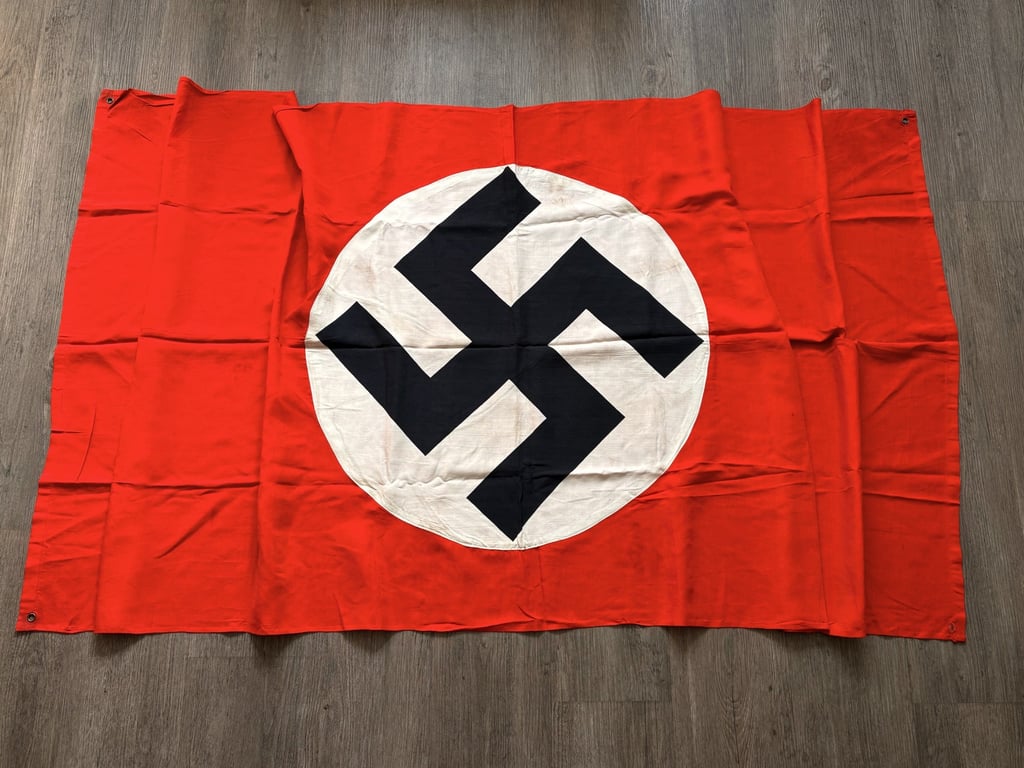 GERMAN WWII EARLY LARGE THIRD REICH COMBAT PANZER TANK IDENTIFICATION FLAG.