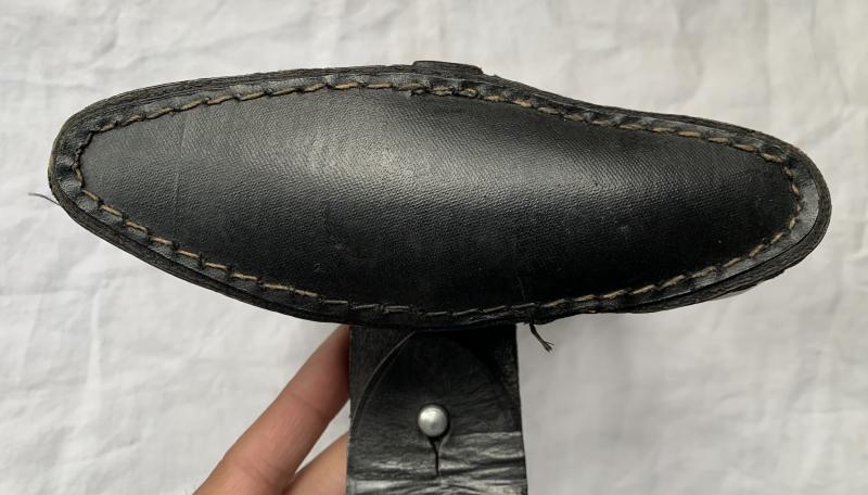 WH (Heer) 1st Model Shovel Carrying Case -1940-