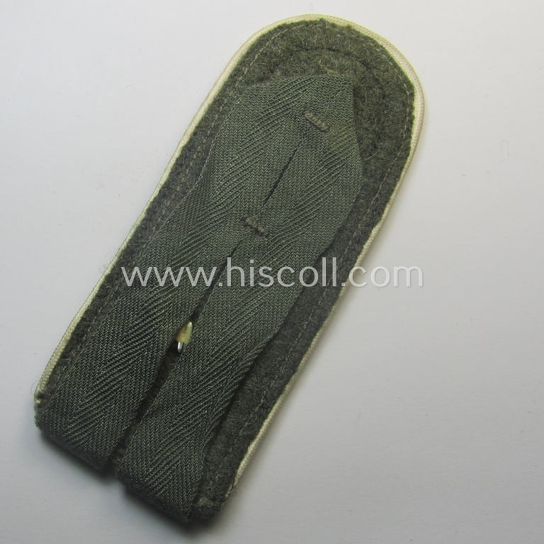 Neat - regrettably single but nevertheless scarcely encountered! - WH (Heeres) later-war period- (ie. 'simplified'- ie. 'M44- o. M45'-pattern-) NCO-type shoulderstrap as intended for - and clearly worn by! - a: 'Feldwebel der Infanterie-Trpn.'