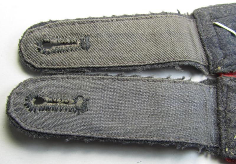 Fully matching - and truly rarely seen! - pair of neatly 'cyphered', WH (Luftwaffe) NCO-type shoulderstraps as piped in the bright-red-coloured branchcolour as was intended for a: 'Wachtmeister einer Luftwaffen-Waffenschule'