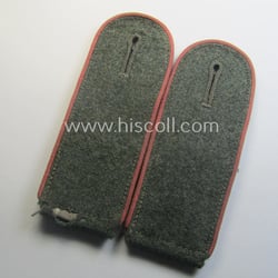 Pair of WH (Heeres) EM-type shoulderstraps: 'Soldat eines...