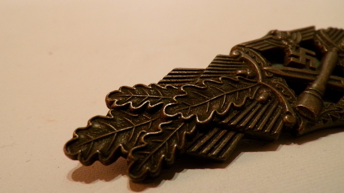 Nahkampfspange in Bronze