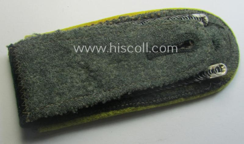 Single, early-war-period so-called: 'M36 o. M40'-pattern, WH (Heeres) NCO-type shoulderstrap as piped in the bright-yellow-coloured branchcolour as was intended for usage by an: 'Unteroffizier der Nachrichten-Trpn.'