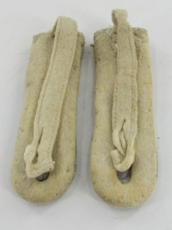 Wehrmacht Heer Leutnant Shoulder Boards