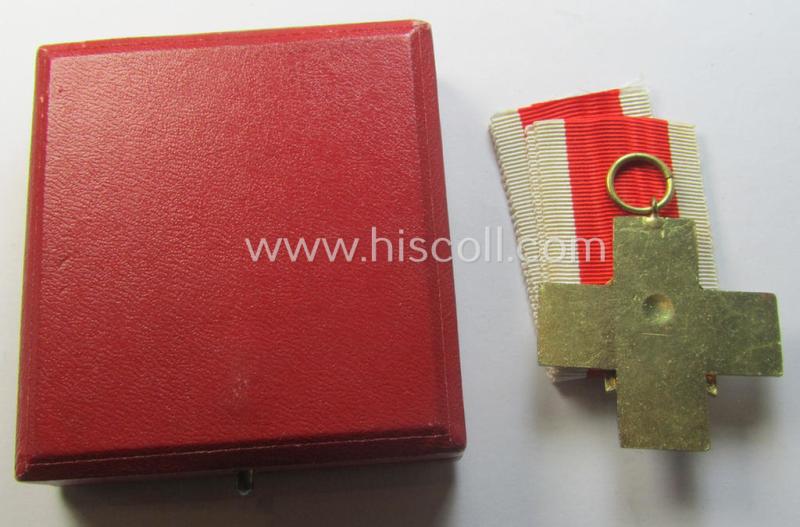 Multi-coloured- and nicely enamelled: 'Ehrenzeichen für deutsche Volkspflege 3. Stufe' that comes together with its original ribbon (ie. 'Bandabschnitt') and that comes stored in its period, 'LDO'-marked etui as found