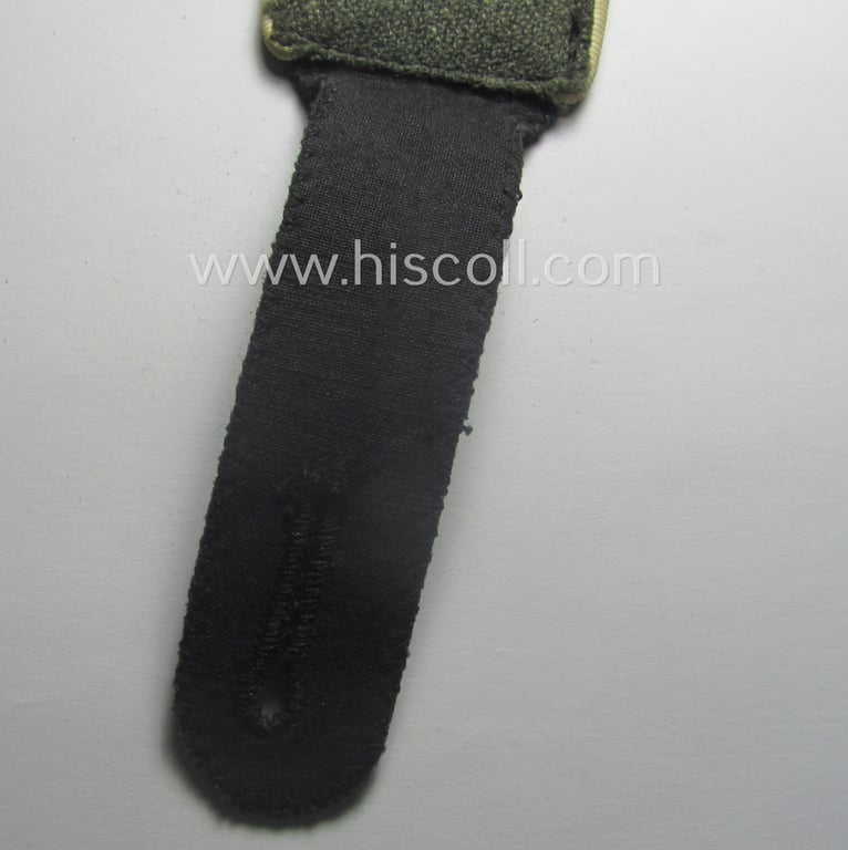 Single, Waffen-SS, EM-type shoulderstrap as piped in the white-coloured branchcolour: 'SS-Mann der Infanterie-Trpn.'