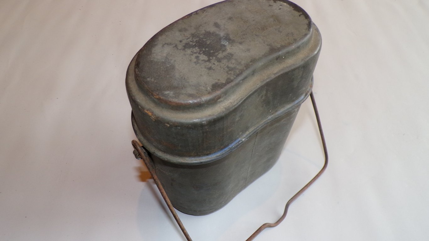 Imperial German Enamelled Steel Mess Kit