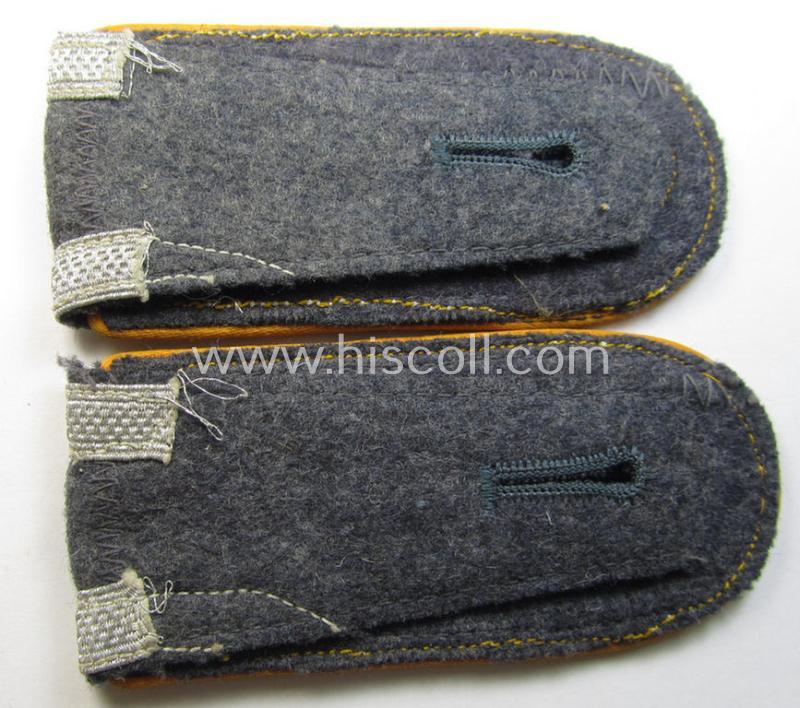 Superb - and fully matching! - pair of mid- (ie. later-) war-period, WH (Luftwaffe) NCO-type shoulderstraps as was intended for usage by an: 'Unteroffizier der Flieger o. Fallschirm-Truppen'