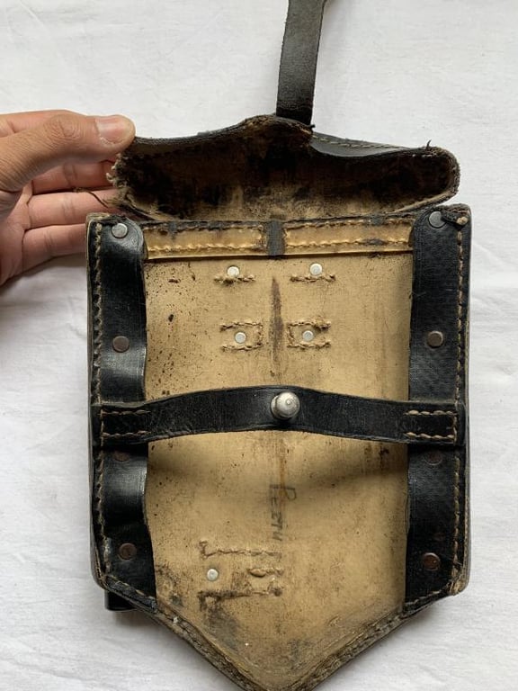 Folding Shovel Carrying Case, 1st Model -1940-