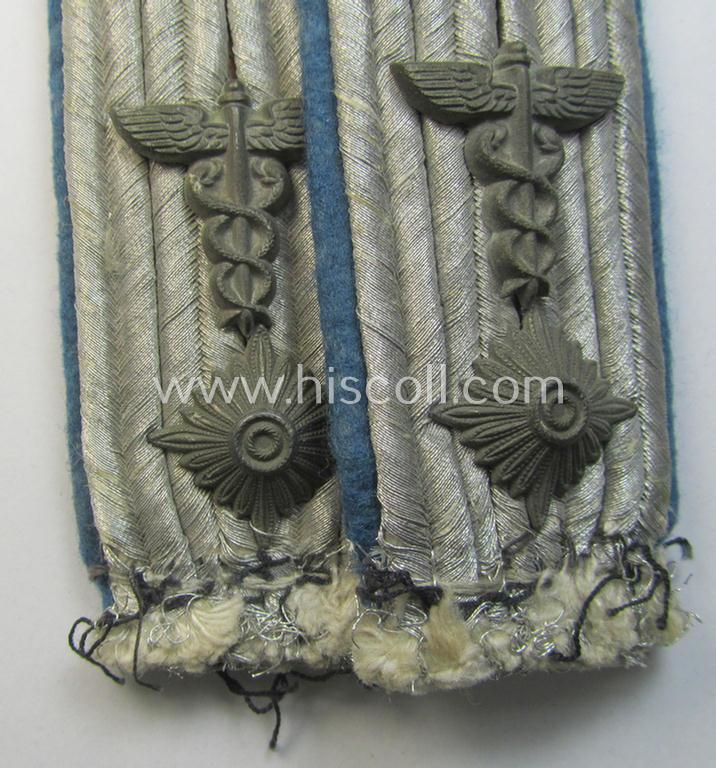 Attractive - later-war-period- and fully matching! - pair of neatly 'cyphered', WH (Heeres) officers-type shoulderboards as was intended for an: 'Oberleutnant des TSD o. Truppensonderdienst'
