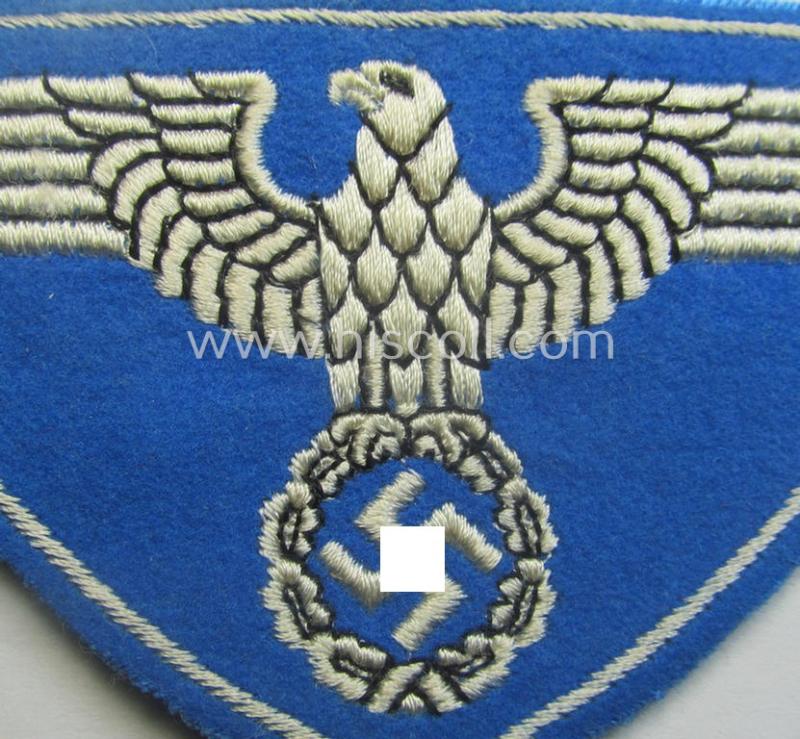 Unusual 'variant'-pattern, smaller-sized sports'-shirt eagle for officials within the: 'Deutsche Reichspost' (aka: 'Zeesener Adler') being a 'virtually mint- ie. unissued' example that is (unusually!) executed in the machine-embroidered patt...