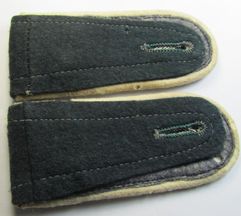 Attractive - and fully matching! - pair of WH (Heeres), early-war-period- (ie. 'M36'- ie. 'M40'-pattern, 'tailor-made') NCO-type shoulderstraps as was intended for usage by a: 'Feldwebel eines Infanterie-Regiments'