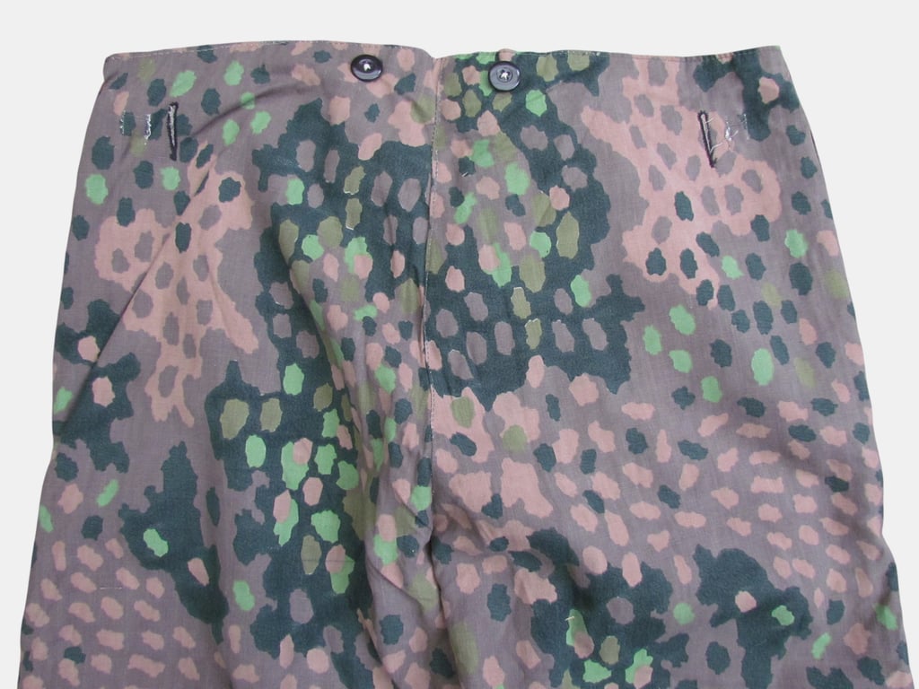 Extremely Rare Waffen-SS Dot 44 Erbsentarn Reversible Winter Trousers – Stone Mint Condition