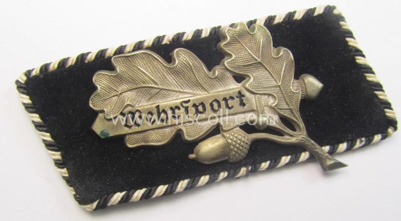 Attractive - and matching! - pair of: 'Stahlhelmbund'- (ie. 'Der Stahlhelm' o. Bund der Frontsoldaten (Sta)') collar-patches showing the silver-toned- (and 'Buntmetall'-based) 'Wehrsport'-devices (ie. 'Kragenspiegel-Auflagen') period-attac...