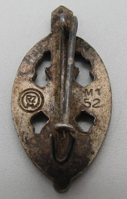 NS Reichsverband Deutscher Kriegsopfer (NSRDK) Badge RZM M 1/52
