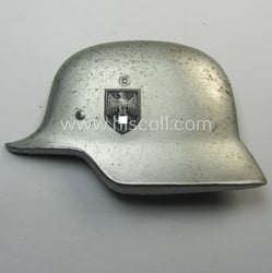Silverish-grey-coloured- (and I deem tin-based) WH (Heeres) related...