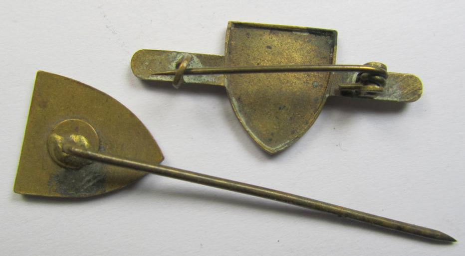 Pair of enamelled Slovakian- ie. Axis party-insignia as both intended for the WWII-period, Slowakian facist-party called: 'Nàrodni Sourucenstvi (NS)' both insignia coming in an overall nice albeit clearly used- ie. worn condition