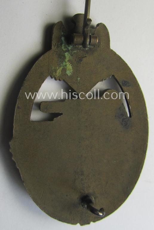 Superb, 'Panzerkampf-Abzeichen in Bronze' being a (typical!) unmarked, 'Buntmetall'-based- and/or 'solid-back'-specimen as was produced by the: 'Karl Würster'-company