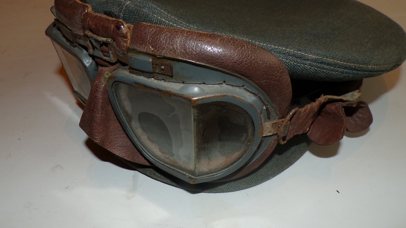 British RAF Mk VIII Flying Goggles – A.M Marked