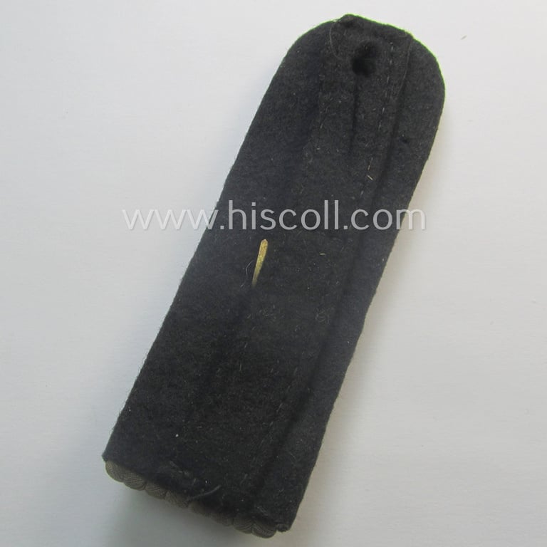 Single, WH (Heeres), 'cyphered' officers'-type shoulderboard: 'Oberleutnant u. Mitglied des Pionier-Regimentstab 45'