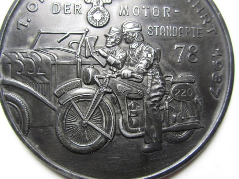 Superb, commemorative N.S.K.K.-related plaque (ie. 'Erinnerungs- o. nichttragbare Auszeichnungsplakette') showing two N.S.K.K.-vehicles and text: '1. Orientierungsfahrt der Motor-Standarte 78 - 1937'