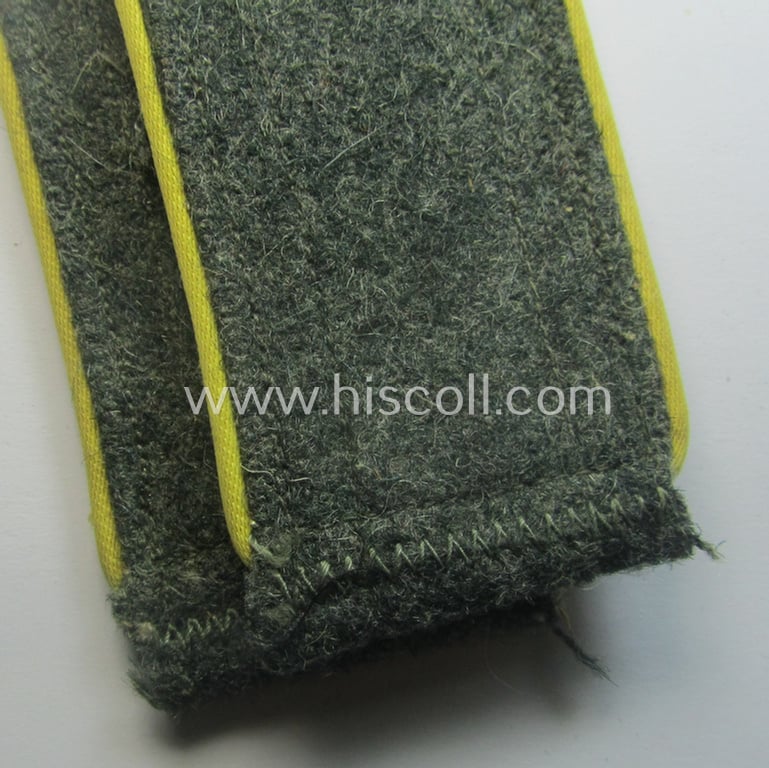 Pair of later-war-period, WH (Heeres) so-called: 'M44'-styled, 'simplified', enlisted-mens'-type shoulderstraps as was intended for a: 'Soldat der Nachrichten-Trpn.'