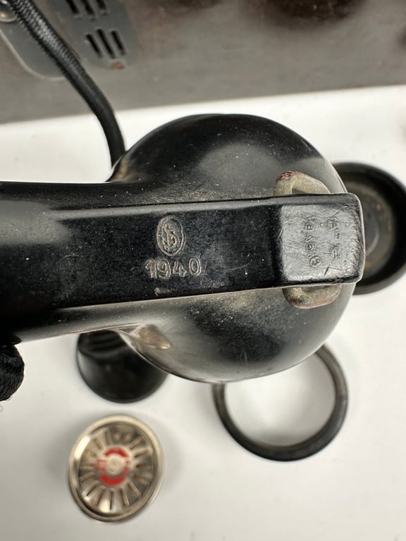 Nice original German WW2 FF33 Field Telephone (Feldfernsprecher 33) "ded"1940