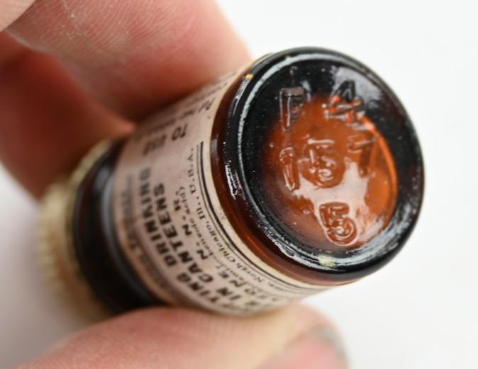 US WW2 Bottle of Purifying Tablets