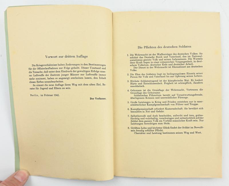 German LW Booklet ' Wie Wrrde ich Offizier der Luftwaffe?'
