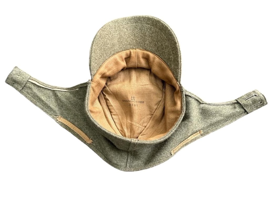 M43 Army (Heer) Field Cap ‘Einheitsfeldmütze’ with RBNr 1944.
