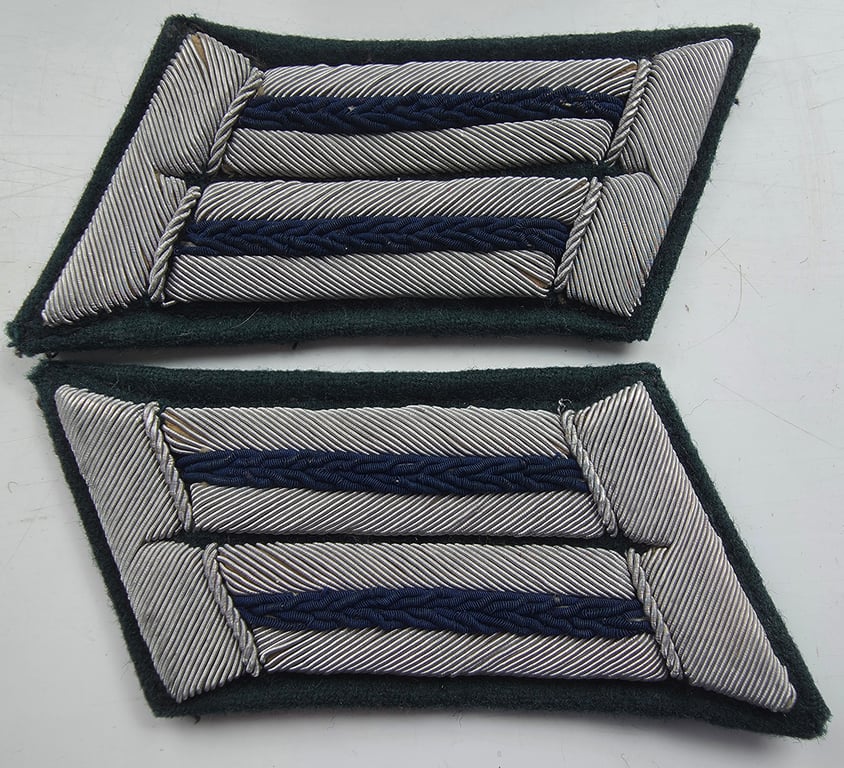 Sanitäts officer collar tabs