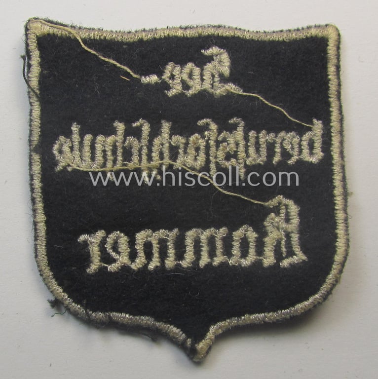 Superb - and with certainty rarely encountered! - Marine-HJ (ie. 'Marine-Hitlerjugend') arm-badge (aka: 'Ärmelabzeichen') depicting the embroidered text: 'Seeberufsfachschule Kammer' and that comes with a photo of the bearer