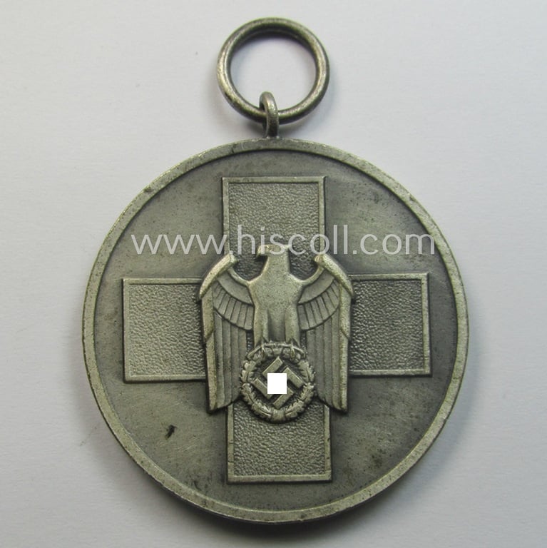 'Deutsche Volkspflege'-medal being a non-maker-marked example