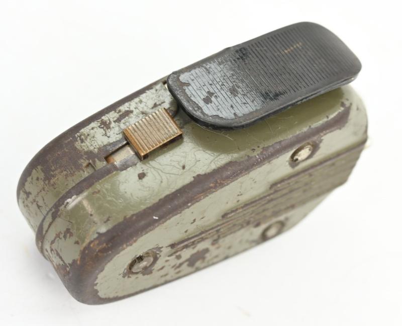 Dutch WW2 Iconic Flashlight 'Knijpcat' type 7424