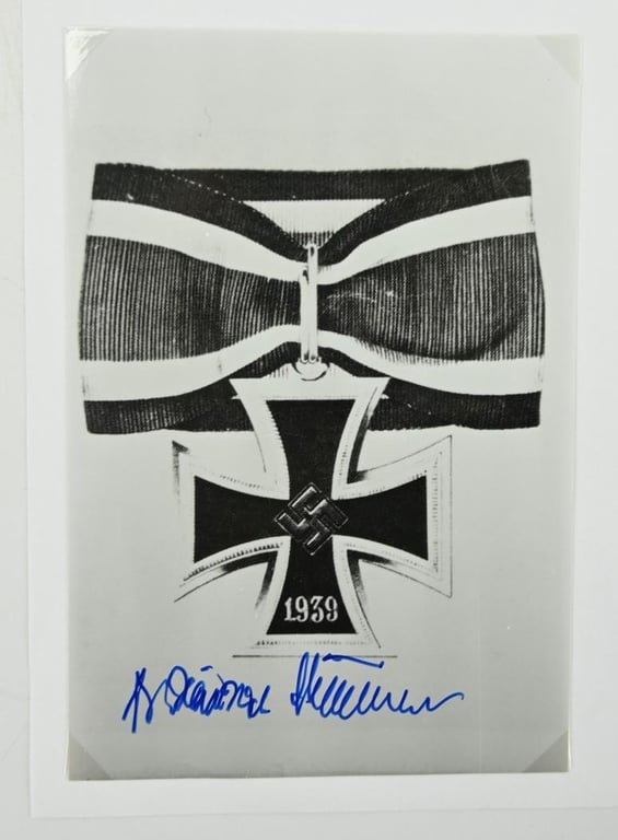 Signature of Luftwaffe KC Recipient 'Dr. Heinrich Neumann'