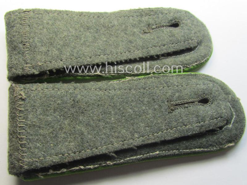 Pair of WH (Heeres) NCO-type shoulderstraps: 'Feldwebel der Panzergrenadier-Truppen'