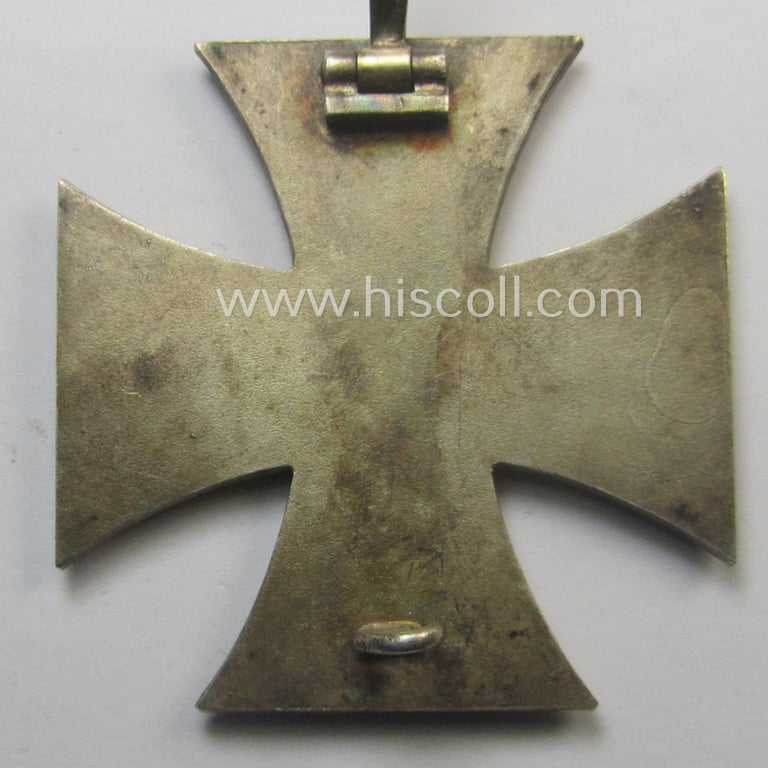 Attractive - and just moderately used! - 'Eisernes Kreuz 1. Klasse' (or: Iron Cross 1st class) being a typical non-maker-marked example that was (I deem) produced by the desirable 'Hersteller' named: 'Klein & Quenzer A.G.'