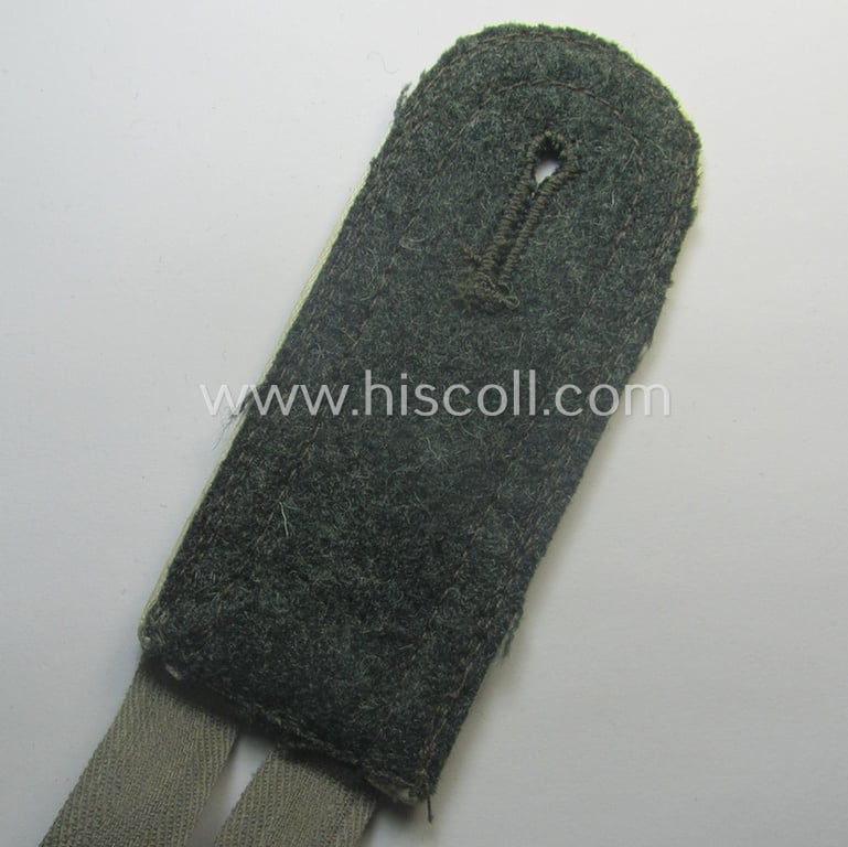 Neat - regrettably single but nevertheless scarcely encountered! - WH (Heeres) later-war period- (ie. 'simplified'- ie. 'M44- o. M45'-pattern-) NCO-type shoulderstrap as intended for - and clearly worn by! - an: 'Uffz. der Infanterie-Trpn.'