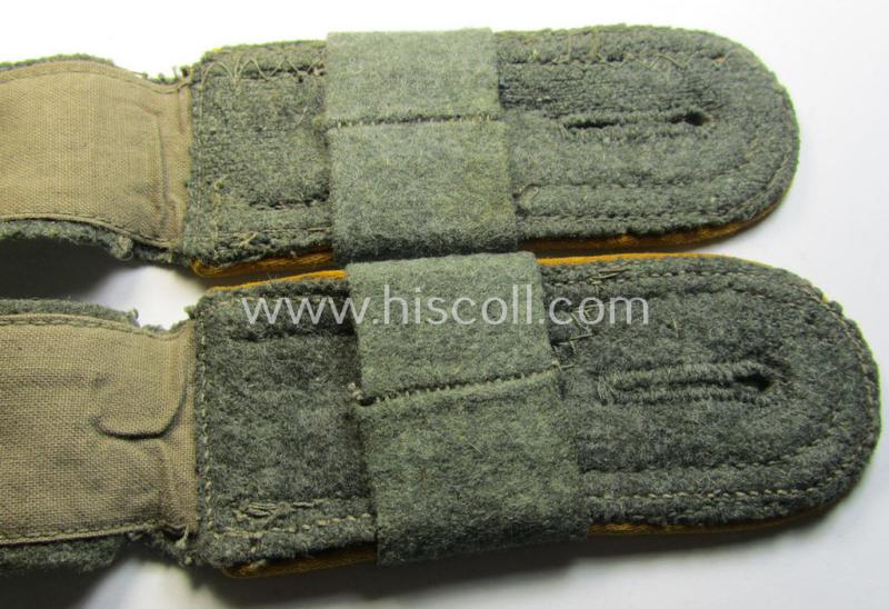 Attractive - and matching! - pair of WH (Heeres) early- (ie. mid-war-) period- (ie. 'M40'- ie. 'M43'-pattern, NCO-type shoulderstraps as was intended for an: 'Uffz. des Kav.- o. Div. Aufklärungs-Abts. 246 (mot)'