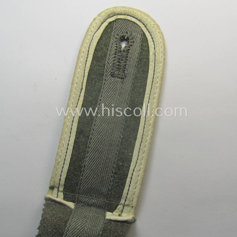 Single, WH (Heeres) later-war period- (ie. 'simplified'- ie. 'M44-'-pattern-) EM-type shoulderstrap: 'Soldat der Infanterie-Trpn.'