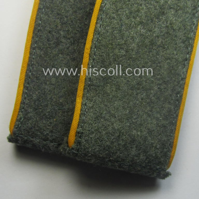 Pair of WH (Heeres) early-war-period- (ie. 'M40'- ie. 'M41'-pattern), EM-type shoulderstraps as was intended for a: 'Soldat eines Kavallerie- o. Reiter-Rgts.'