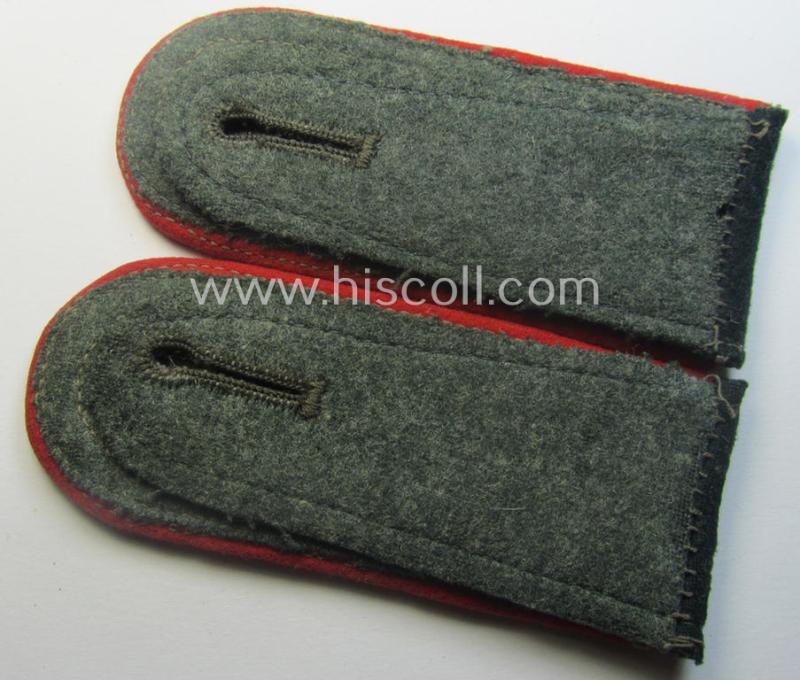 Pair of WH (Heeres) early-war-period- (ie. 'M40'-pattern) NCO-type shoulderstraps as was intended for usage by an: 'Unterwachtmeister eines (Sturm)Art.-Abts. o. Rgts.'